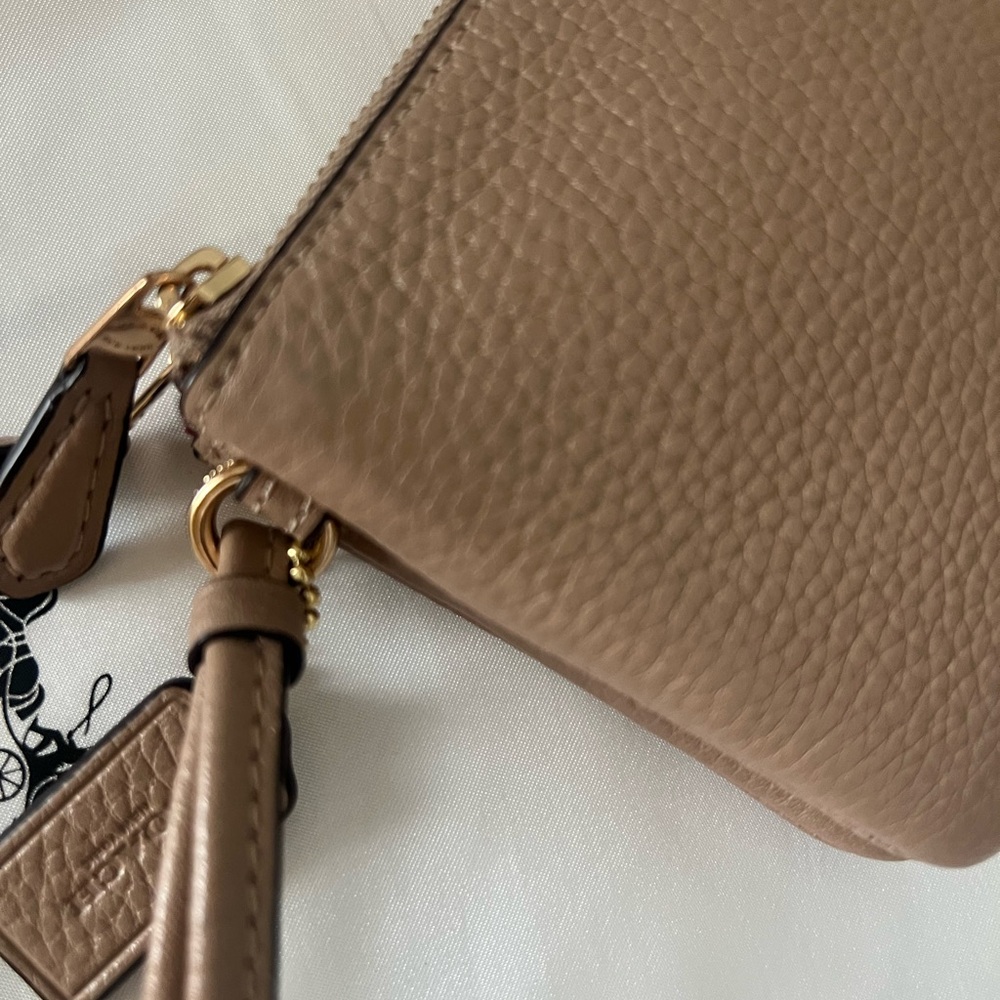 Coach Small Town Bucket Bag And Matching Wristlet - Picture 13 of 13